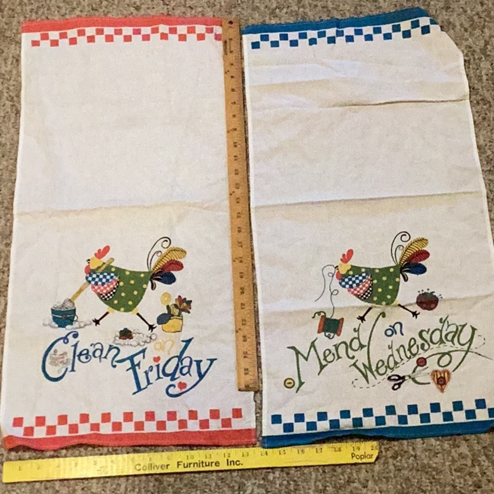 π Chicken Dish Towels Vintage Set of Two CLEAN FRIDAY π MEND WEDNESDAY π - Picture 1 of 16